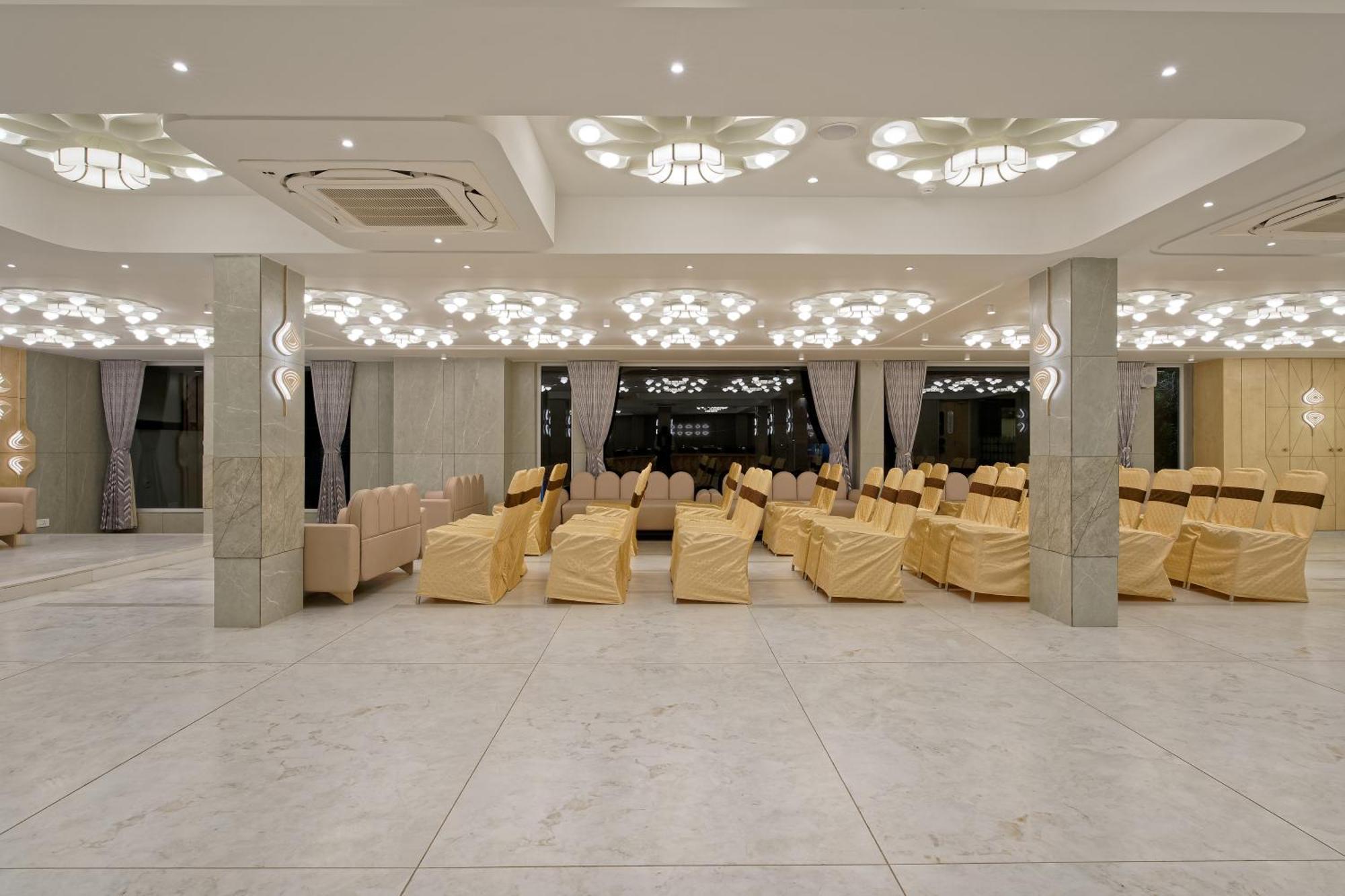 Exora Inn 阿穆达巴 外观 照片