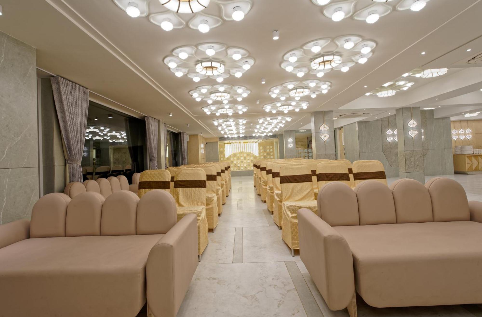 Exora Inn 阿穆达巴 外观 照片